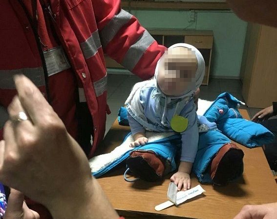 У Києві мати покинула 9-місячного сина на вокзалі та пішла пиячити