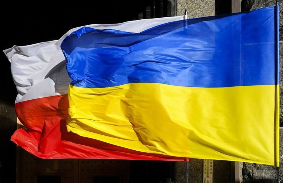 Порошенко скликає надзвичайне засідання через ескалацію з Польщею