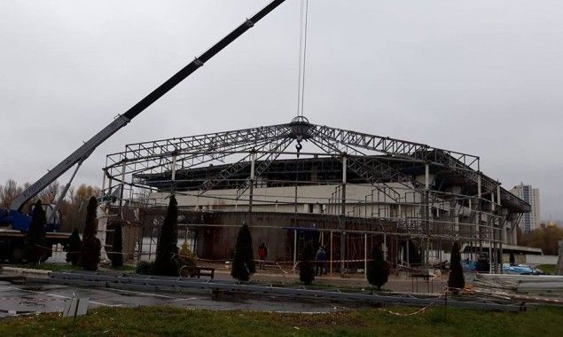 У Києві демонтували дельфінарій «Немо»