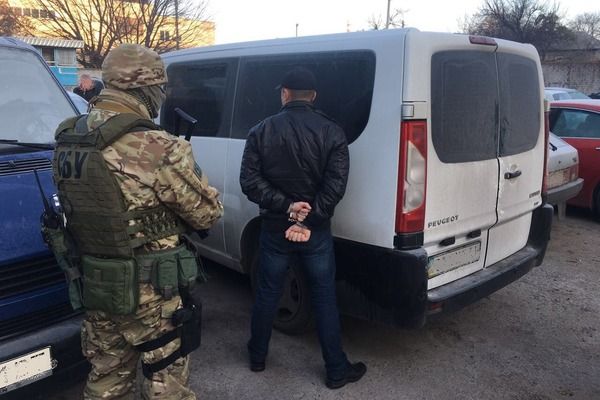 У Черкасах головний архітектор вимагав 500 тисяч хабара за підписання договорів із підрядником