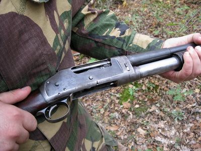 У Дніпрі чоловік в балаклаві стріляв на вулиці: 4 поранених