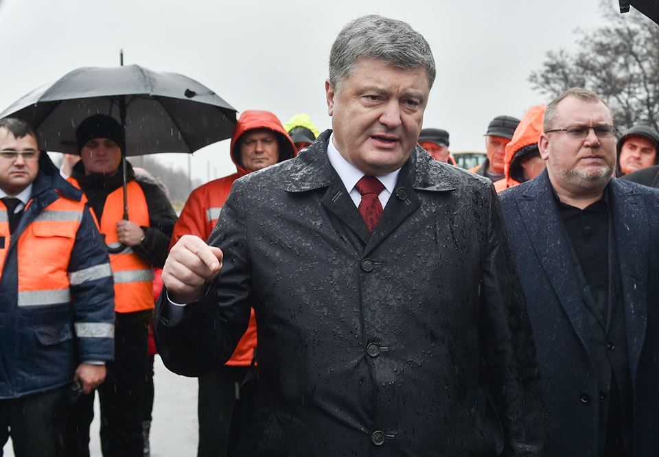Порошенко оглянув ділянку дороги Н-08 Бориспіль-Дніпро-Запоріжжя (фото)