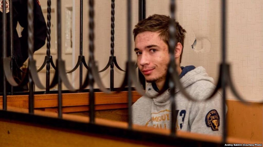 Павло Гриб спілкувався з українським консулом російською лише 7 хвилин