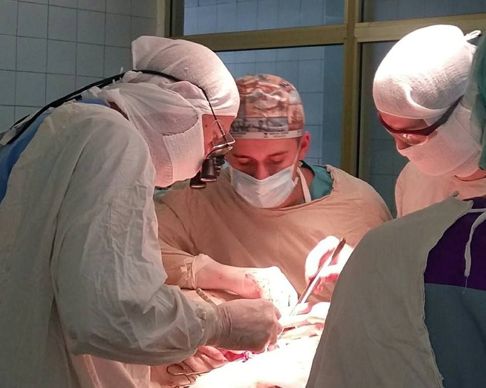 У Дніпрі рятують двох військових із наскрізними пораненнями голови