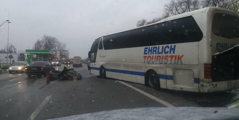 У Київській, Чернігіській, Дніпропетровській та Полтавській областях негода паралізувала рух транспорту