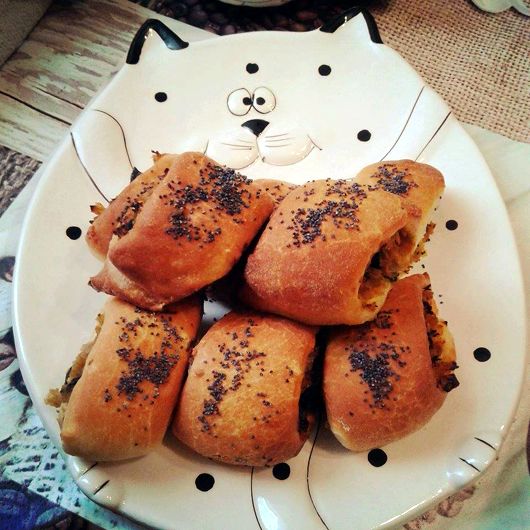 На два «кусь-кусь»: рецепт дрібних пиріжків нашвидкуруч