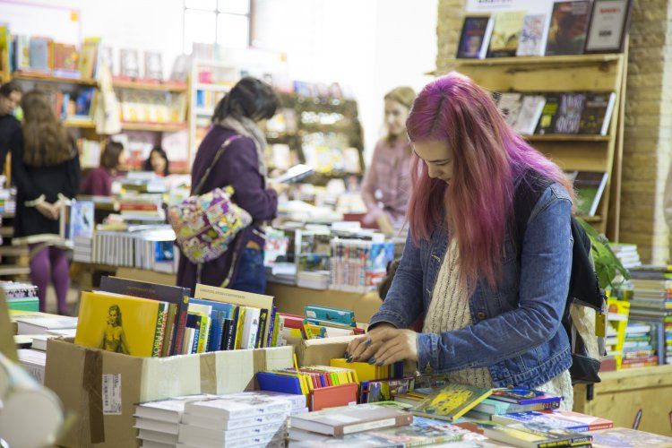 В Україні вилучатимуть нелегально завезені російські книги (відео)