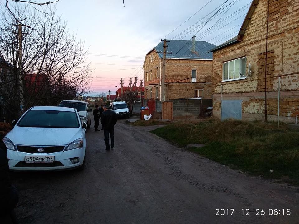 В Сімферополі в будинках двох кримськотатарських жінок силовики влаштували обшуки