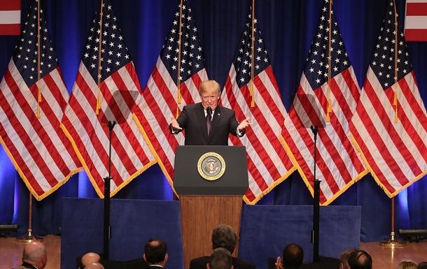 Трамп звинуватив Китай у постачанні нафти Північній кореї в обхід санкцій