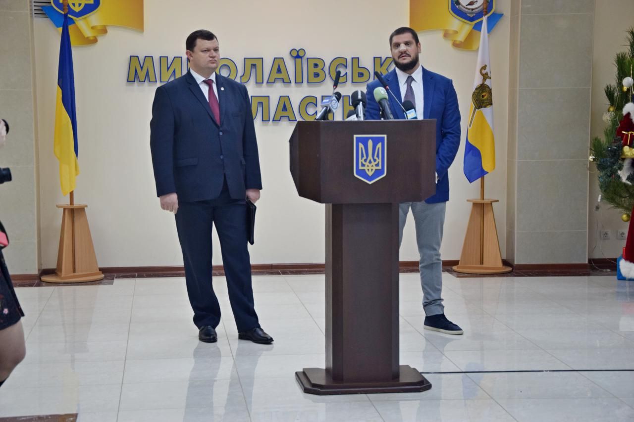 Директора Миколаївського аеропорту спіймали на хабарі за право залишитися на посаді