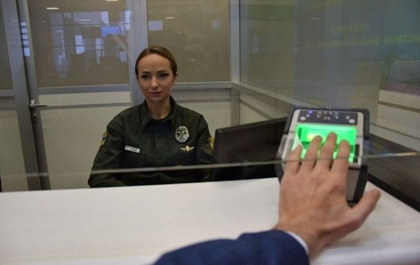 На українському кордоні запрацював біометричний контроль для іноземців (відео)