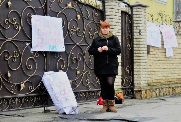 У Вінниці до єпархії УПЦ Московського патріархату принесли домовину через відмову відспівувати дитину