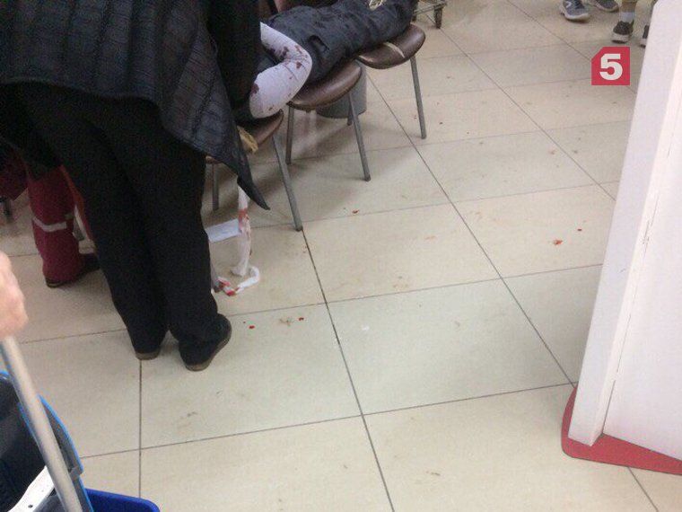 В Пермі двоє підлітків з ножем атакували 10 школярів та вчительку (фото)