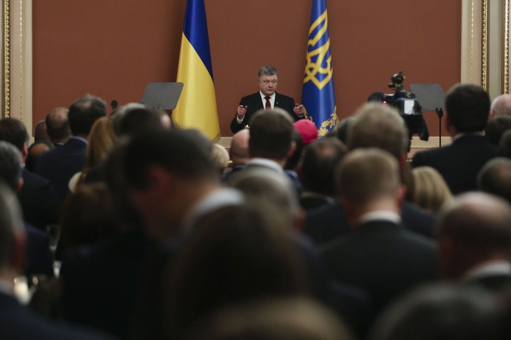 Порошенко домагатиметься звільнення заручників ОРДЛО і Кремля