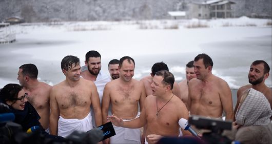 Фракція Олега Ляшка пірнала в ополонку на Водохреще