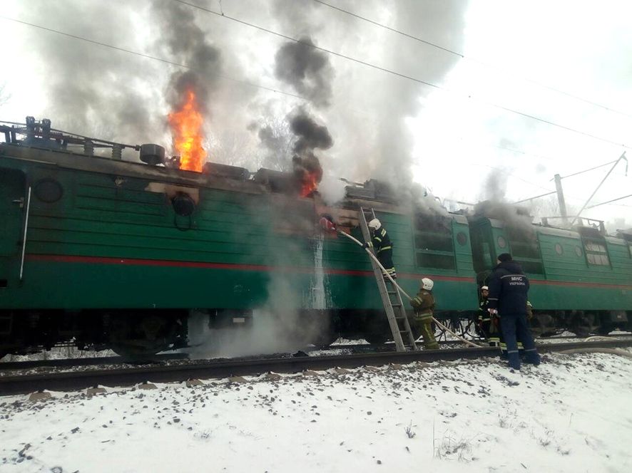 В Полтавському районі під час руху загорівся електровоз (фото)