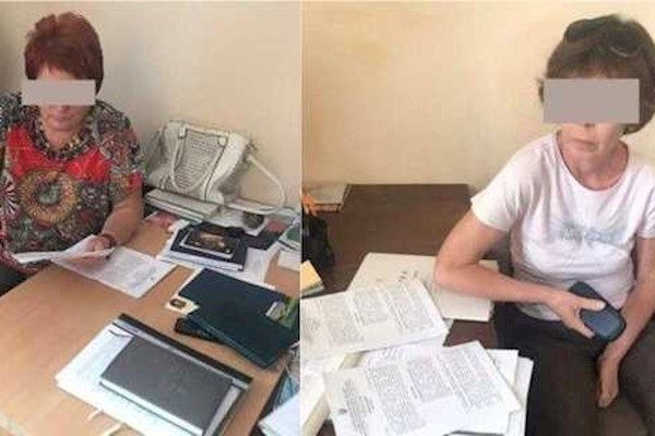 У Маріуполі амністували музейниць за передачу 52 картин до Криму