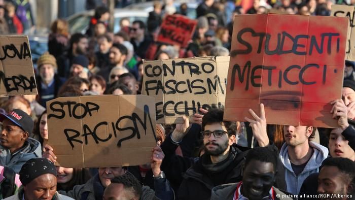 В Італії відбулися демонстрації проти расизму після розстрілу мігрантів