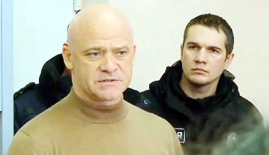З відпустки — до слідчого: мера Одеси просто з аеропорта забрали на допит