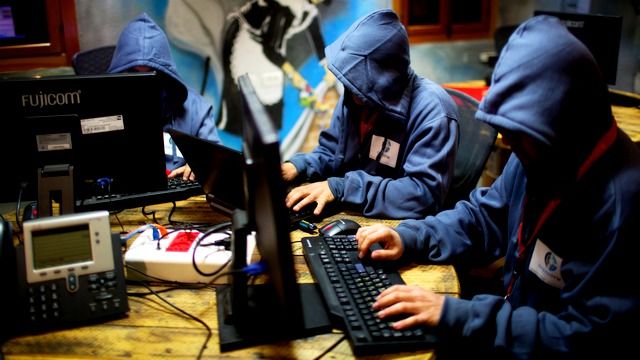 У США активізували російські боти після стрілянини у школі Флориди