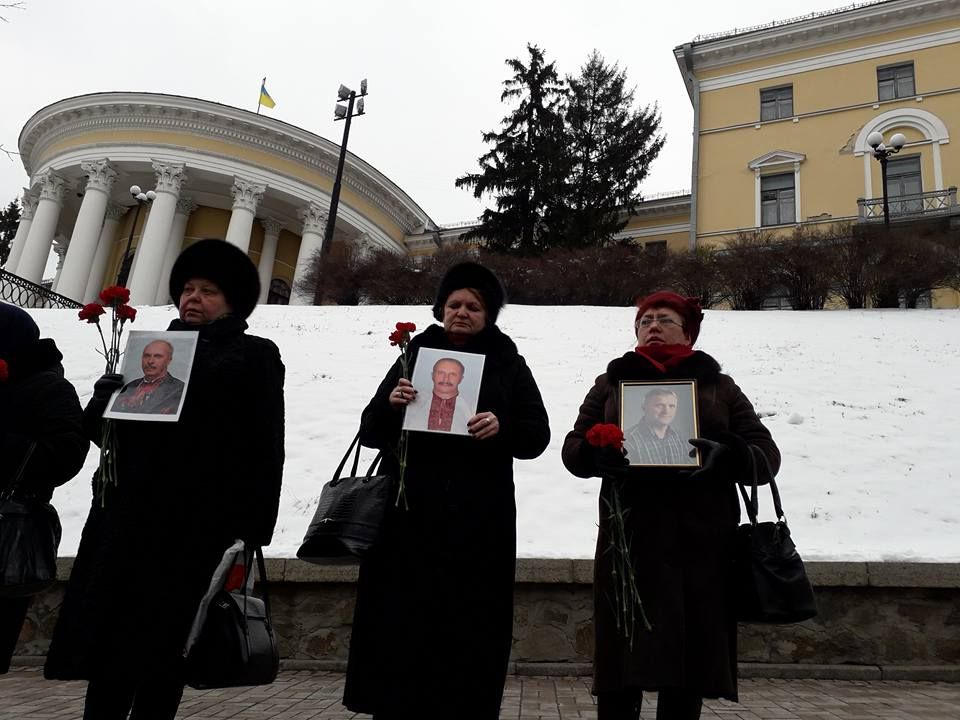 На алеї Героїв Небесної Сотні відбувся флешмоб «Я пам’ятаю» (відео)