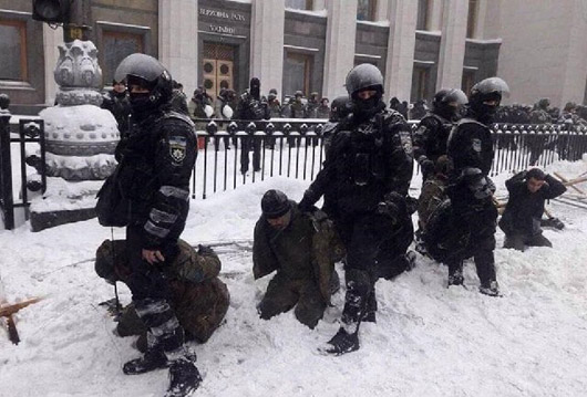 «І повіє вогонь новий»: до чого може призвести знесення наметового містечка під Радою