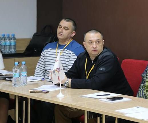 У Чернівцях побили голову осередку «Стоп корупції» Миколу Петіченка (фото)