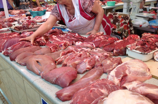 М’ясний ажіотаж: чи справді в Україні заборонять продаж «домашнього м’яса»