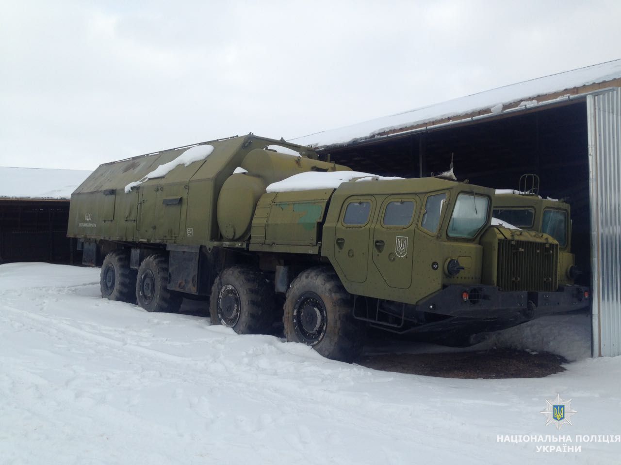 На Житомирщині випадково знайшли склад військової техніки