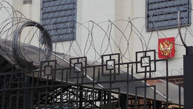 Україну покинули 13 російських дипломатів