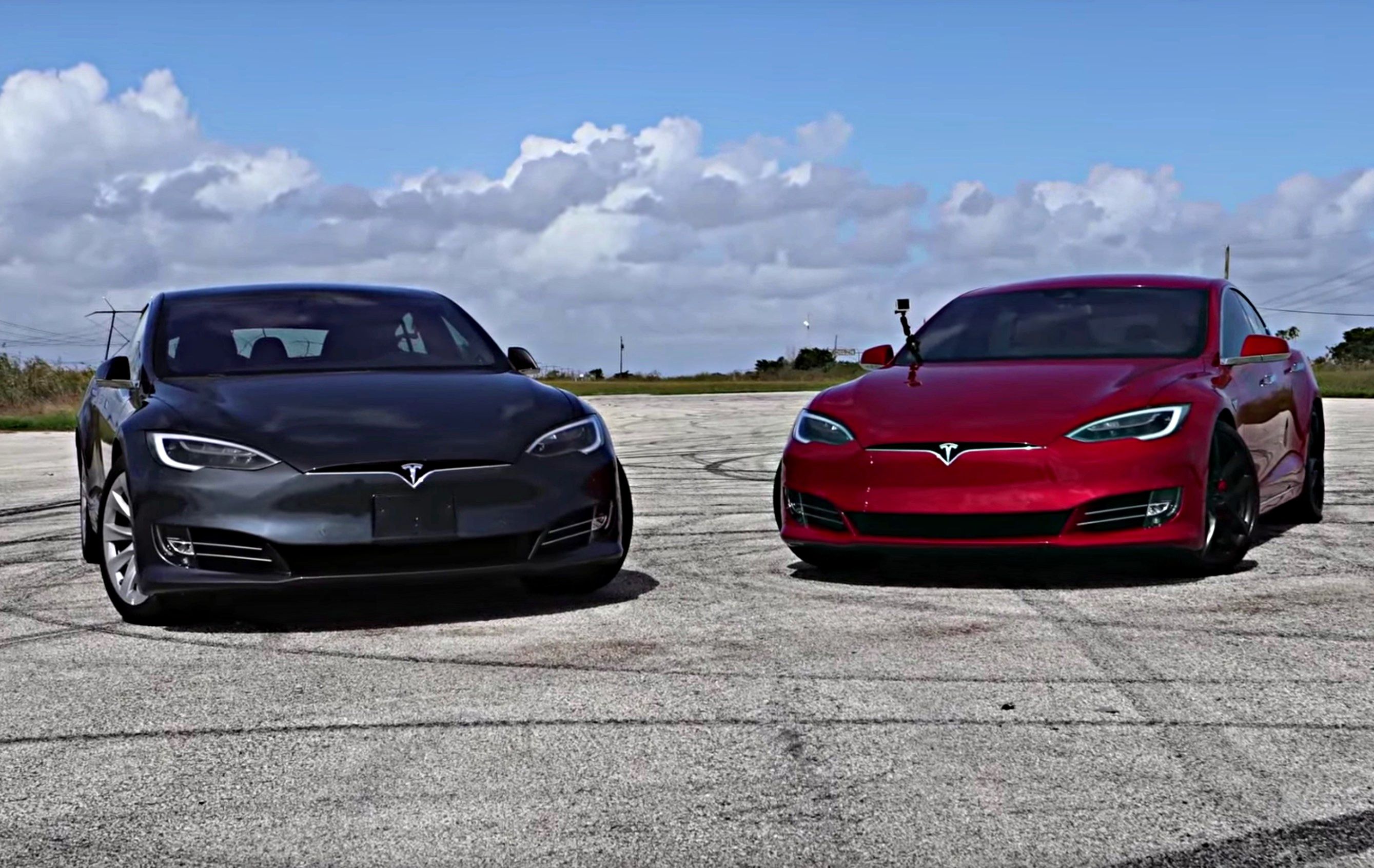 Tesla відкликала 120 тисяч електромобілів через корозію болтів