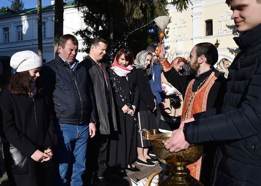На Великдень Ляшко поспiлкувався з прихожанами i ухвалив радикальне сiмейне рiшення