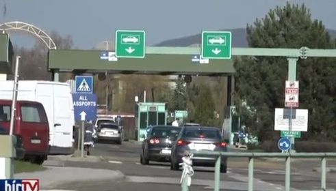 До Угорщини возили автобусами на вибори сотні закарпатців