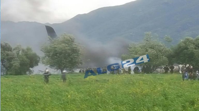 В Алжирі розбився військовий літак: загинули десятки людей (фото, відео)
