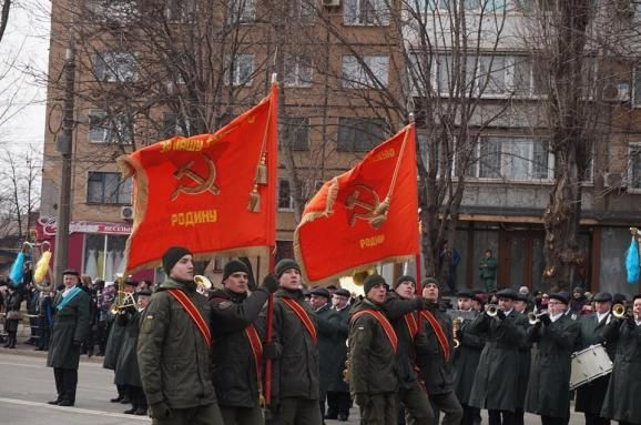 У Кривому Розі понизили за посадою командира за парад з червоними прапорами