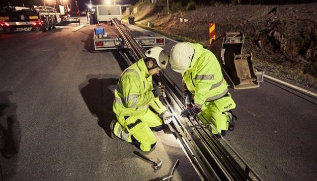 У Швеції відкрили дорогу-зарядку для електромобілів