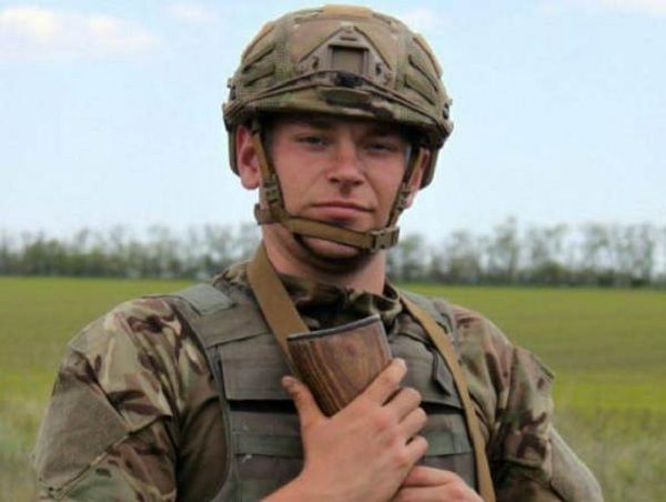 Євген Хоменко із полку «Азов» помер від поранень у лікарні ім. Мечникова