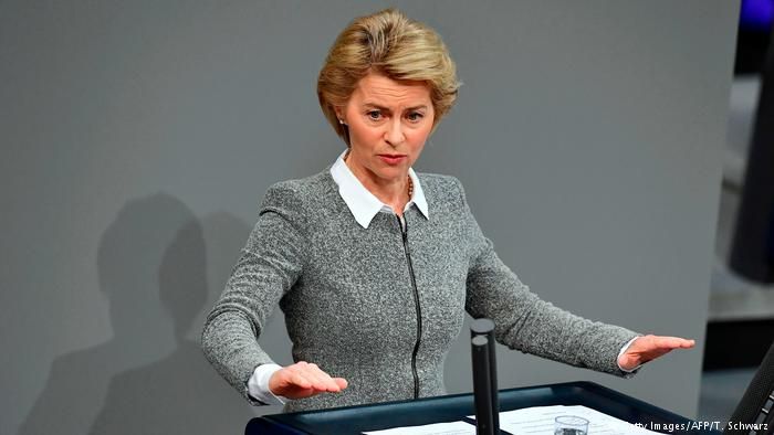 Міністр оборони ФРН закликала посилити тиск на Путіна