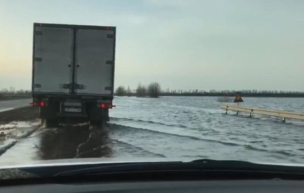 У Чернігівській та Сумській областях попереджають про затоплення доріг через повені