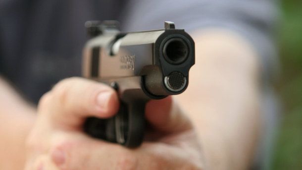 В Обухові стріляли на зупинці транспорту учасник АТО та поліція