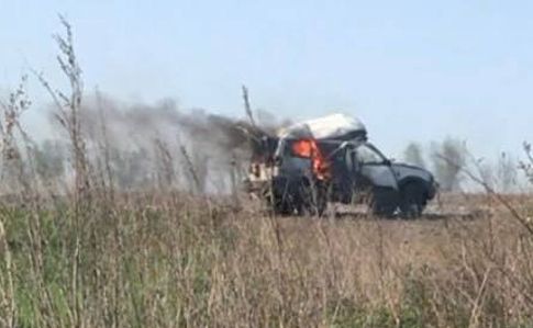 Під Ясинуватою знищили авто з гуманітарною допомогою
