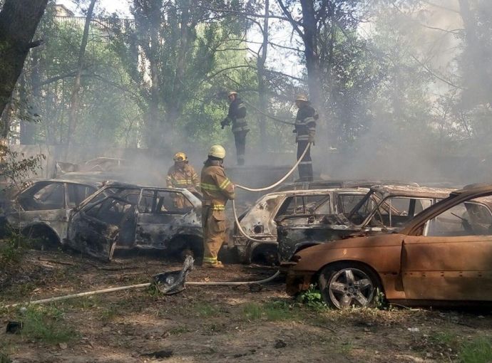 На Столичному шосе Києва згоріло 54 авто (фото)