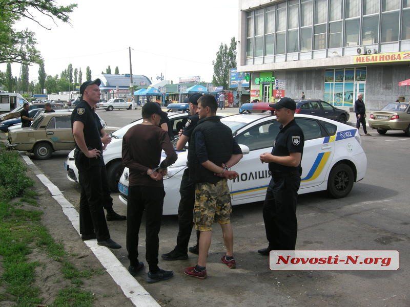 У Миколаєві на вокзалі двоє військових напідпитку влаштували стрілянину