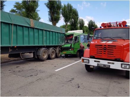 У Кам’янському постраждали в аварії 22 людини