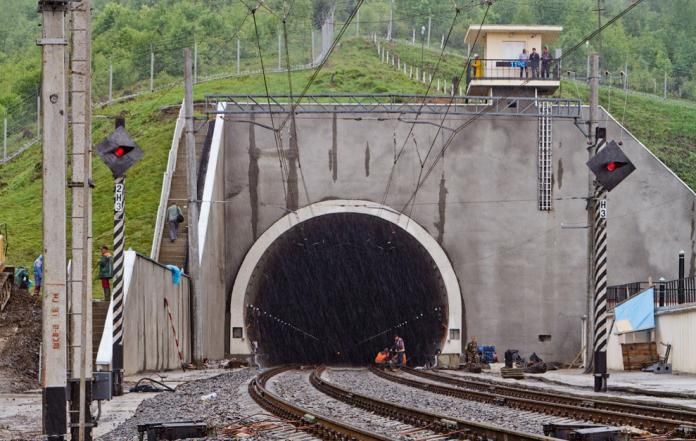 Новий Бескидський тунель: найголовніше про найбільшу інфраструктурну споруду незалежної України