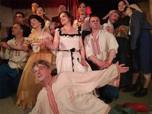 «Колесо» котиться: 30-річчя театру відсвяткували виставою Панаса Саксаганського