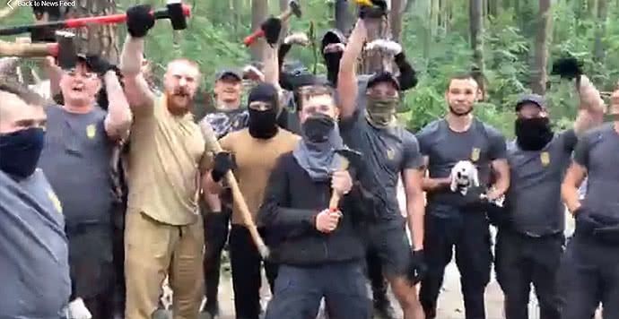 На бійців «Народних дружин» завели кримінальну справу за погром у таборі ромів