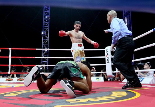 Артем Далакян захистив чемпіонський титул за версією WBA в найлегшій вазі