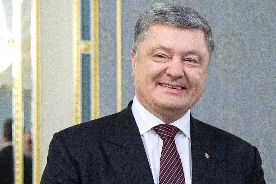 Peter Lions або Пітер Пен: чи міг Петро Порошенко коментувати в Фейсбуку інкогніто