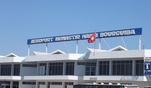 300 туристів з України застрягли в аеропорту Туніса